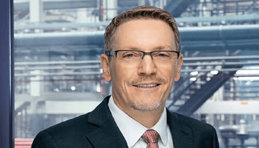 Thumbnail for Leadership transitions: SÜDPACK appoints new CEO, Konica Minolta announces key executives